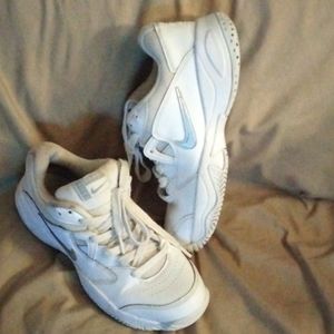 Nike tennis shoes